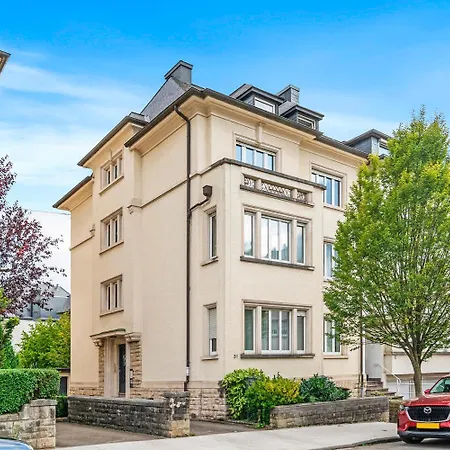 Cozy 1br With Balcony And Workspace In Hollerich