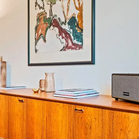 Lejlighed Cozy 1br With Balcony And Workspace In Hollerich Luxembourg By