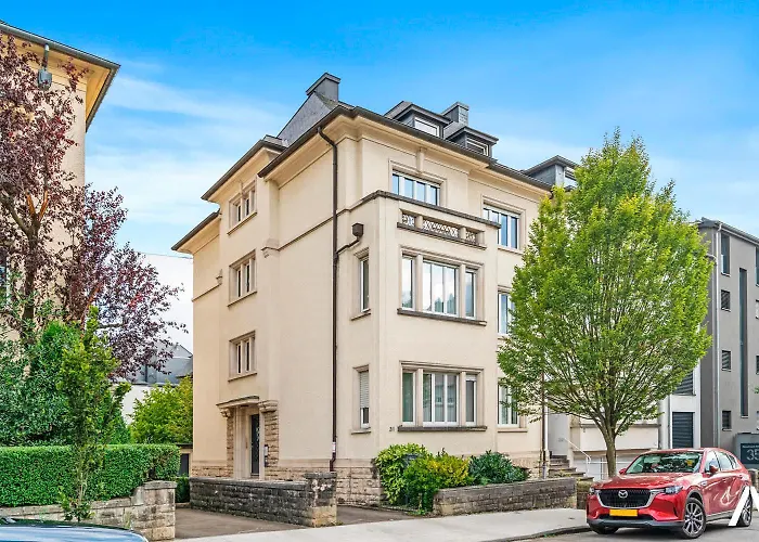 Cozy 1br With Balcony And Workspace In Hollerich