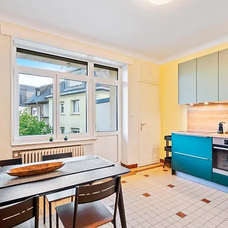 Apartment Cozy 1br With Balcony And Workspace In Hollerich *