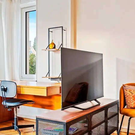 Cozy 1br With Balcony And Workspace In Hollerich Apartmán